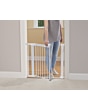 SF2443_2019_safety1st_homesafety_safetygate_flatstep_BetweenRooms_wExtension